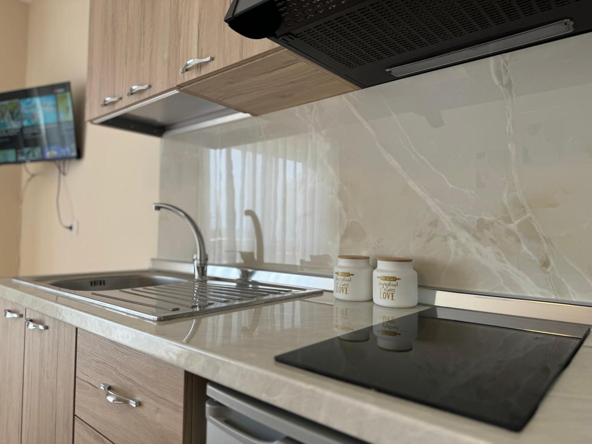 Sea & Gardenview Apartments Dıraç Dış mekan fotoğraf