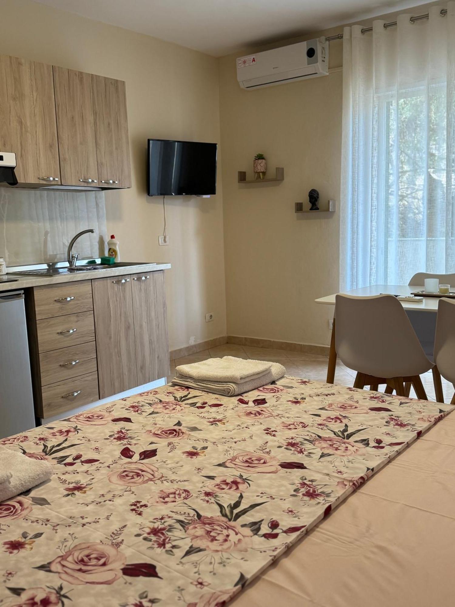 Sea & Gardenview Apartments Dıraç Dış mekan fotoğraf
